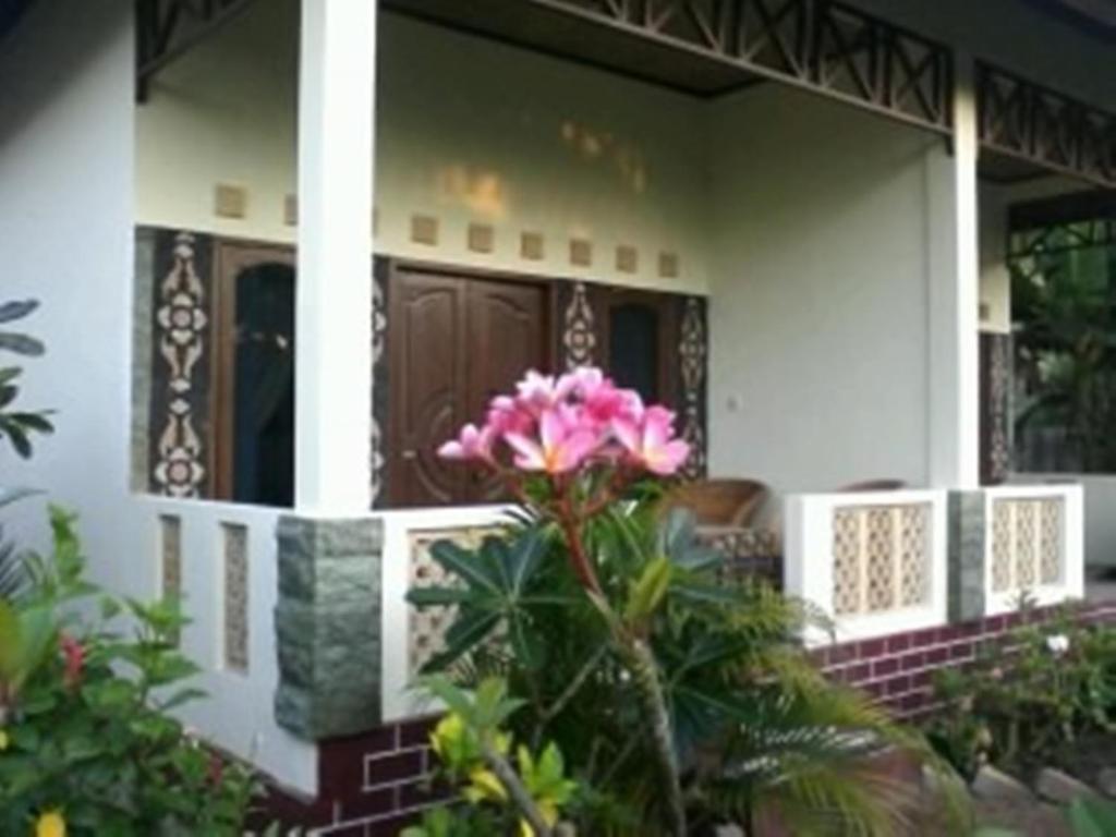 Tyrrell Cottages & Restaurant Gili Air Room photo